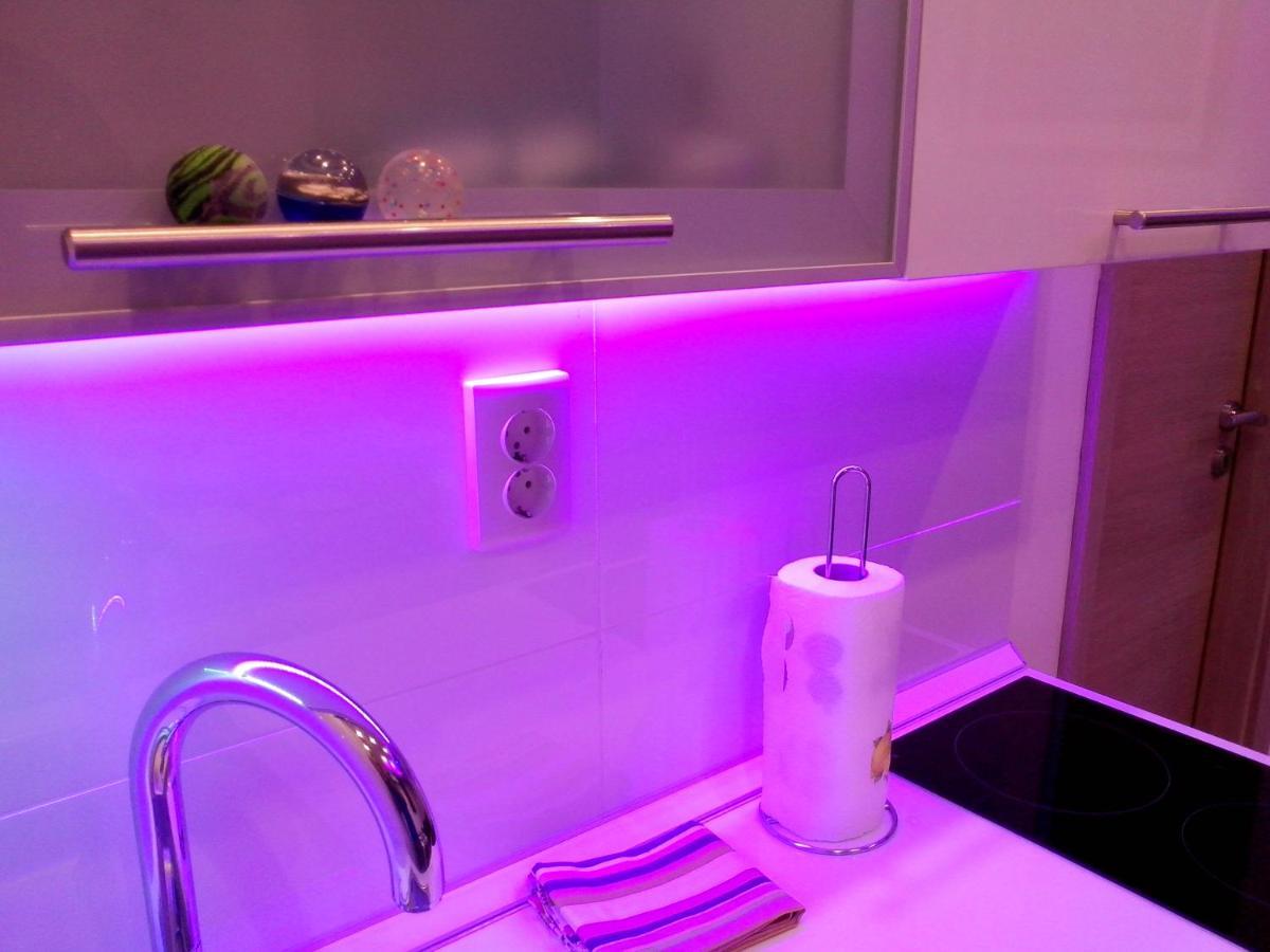 Apartamento Purple & Apple Green Split Exterior foto